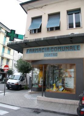 La farmacia comunale di via Mazzini    