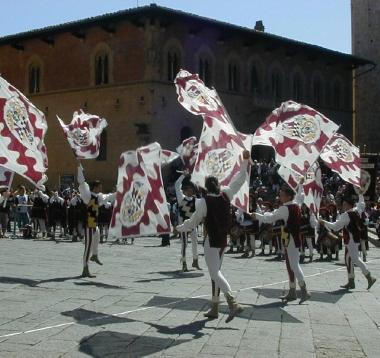 Sbandieratori in azione 