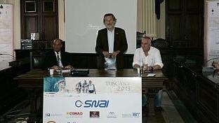 Il sindaco Bellandi con Rossi e l’assessore Pucci durante la conferenza stampa in municipio