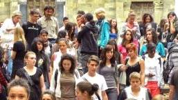 Studenti nelle aule stipati come sardine