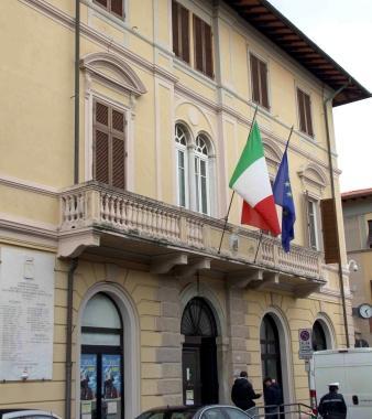 <b>LAVORI IN VISTA.</b> Il vecchio municipio in piazza Marconi  
