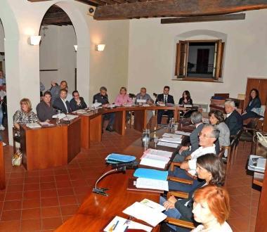 Una seduta del consiglio comunale alla Badia  