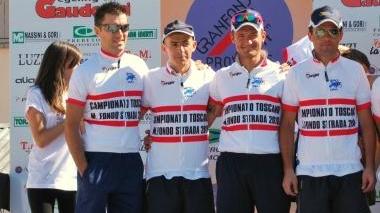 Foto di gruppo per i campioni toscani