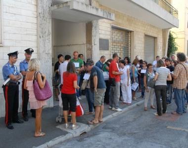 <b>SIT-IN. </b>La protesta degli insegnanti; con loro cera anche Marras     