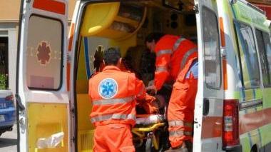 Investiti da un'auto a Terra Rossa gravi marito e moglie ciclisti