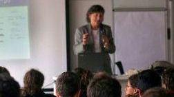 Un’insegnante davanti alla sua classe