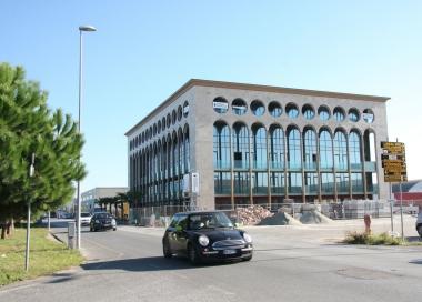 La palazzina che dovrebbe ospitare lAgenzia delle entrate    
