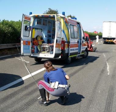 <b>I RILIEVI.</b> La Stradale sul luogo dellincidente 