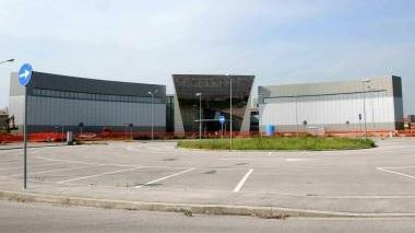 L’esterno della nuova sede dell’azienda di telefonia mobile Ngm a Capanne