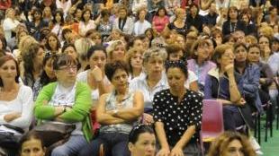 L’assemblea gremita alla media Piaggia di Capannori