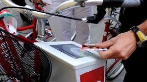 In giro per la città con le bici a nolo