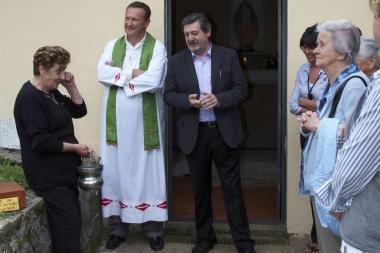 Il sindaco e don Paul allapertura 
