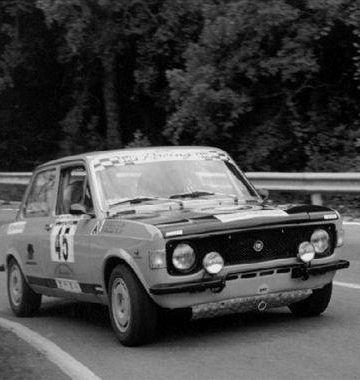 Una delle auto che partecipano al Rally Storico 