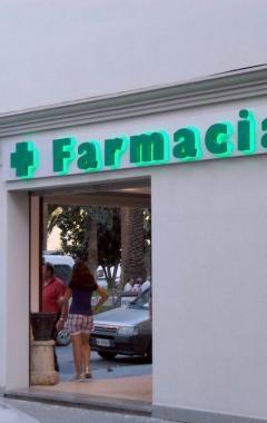 Sesta farmacia non prima di 2 anni