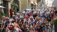 Alcuni momenti del via da piazza Cavour a Pontedera