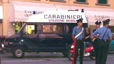 Un controllo dei carabinieri in via Terrazzini (foto di archivio)