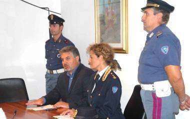 Il capo della mobile Antonio Fusco e la comandante della polstrada Rita Palladino 
