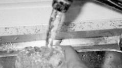 È arrivata a scuola l'acqua in caraffa