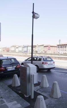 Stop anticipato alla ztl sui lungarni