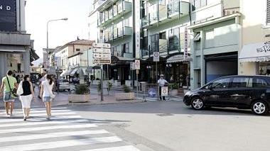 Il bivio tra via Toti e corso Matteotti che delimita l’accesso est della Ztl