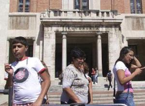 Caccia ai voti lasciati da Lucacchini