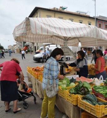 Il mercatino bio sul corso 