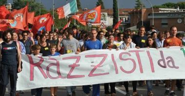 Il corteo anti-Lega organizzato dal centro sociale Intifada 