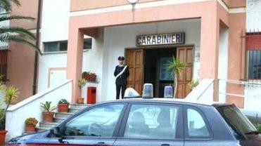 Auto del 112 davanti alla sede della Compagnia