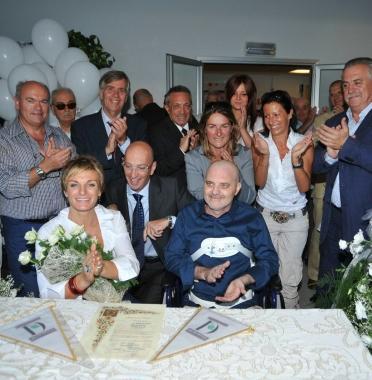 Alfonso Mottola con la moglie il giorno del matrimonio   
