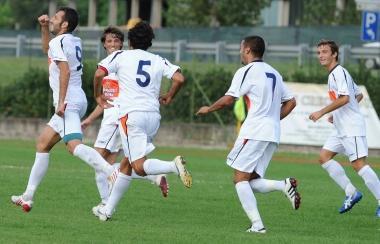 TRIS. 3 gol in 3 gare per Stefanelli. Il bomber sta crescendo. Un panzer. Sul finale ha preso ...