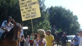 Un’immagine della protesta contro la discarica del Limoncino