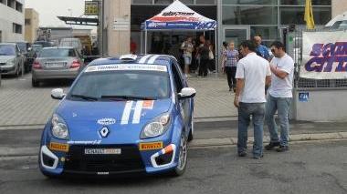 Festeggia il duo Di Palma-Dimare in luce al Trofeo Twingo Gordini