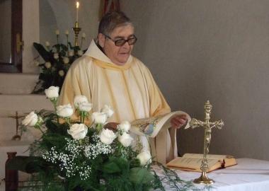 <strong>TRIGESIMO.</strong> Don Antonio Marini mentre celebra la liturgia in una foto di dieci anni fa