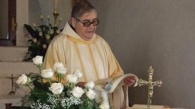 <strong>TRIGESIMO.</strong> Don Antonio Marini mentre celebra la liturgia in una foto di dieci anni fa