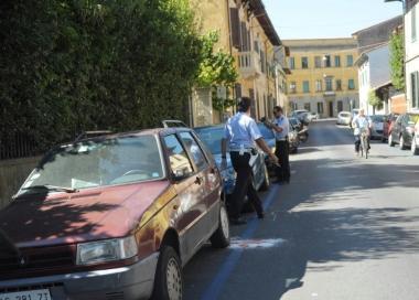 I rilievi dei vigili urbani in via Luschi sul luogo della tragedia 