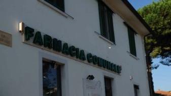 La farmacia comunale di Cenaia presa di mira dai malviventi