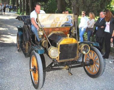 In piazza Duomo saranno ospitati modelli di auto antiche  