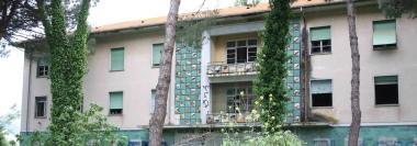 Uno scorcio dellex colonia Laveno su viale Apua 
