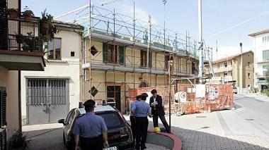 Operaio cade dall'impalcatura
