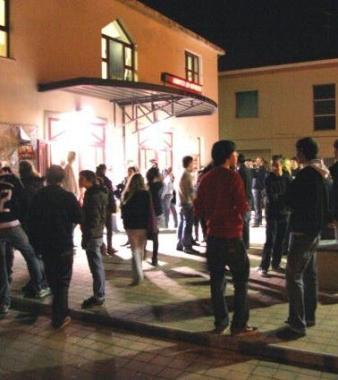 L’esterno del teatro L’Ordigno di Vada