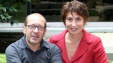Dario Vergassola con Serena Dandini: sono i due volti di “Parla con me”