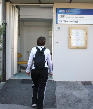 Lingresso del Centro prelievi della Misericordia di Marina  