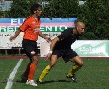 Semboloni e (in alto) Stefanelli dopo il gol 