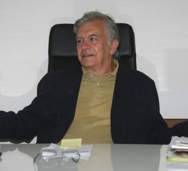 Il segretario Bruno Ferranti durante la conferenza stampa 