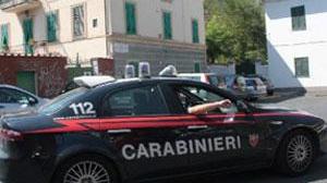 Sfasciano un bar e nella rissa spuntano i coltelli
