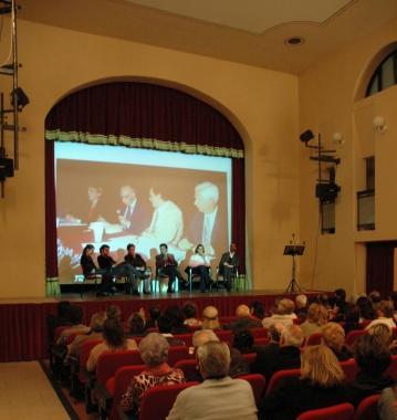 Il Ridotto del teatro dove &egrave; previsto il forum 