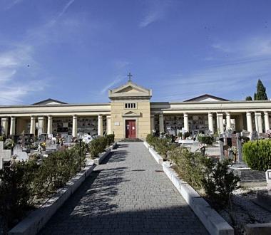 Il cimitero di Larciano   