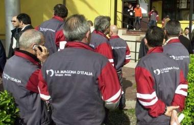 Operai della Magona e Giancarlo Chiarei