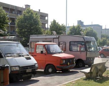 Camper in sosta in via Capitini      