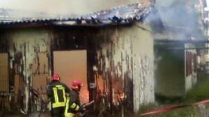 Danno fuoco alla casa degli amici della Zizzi